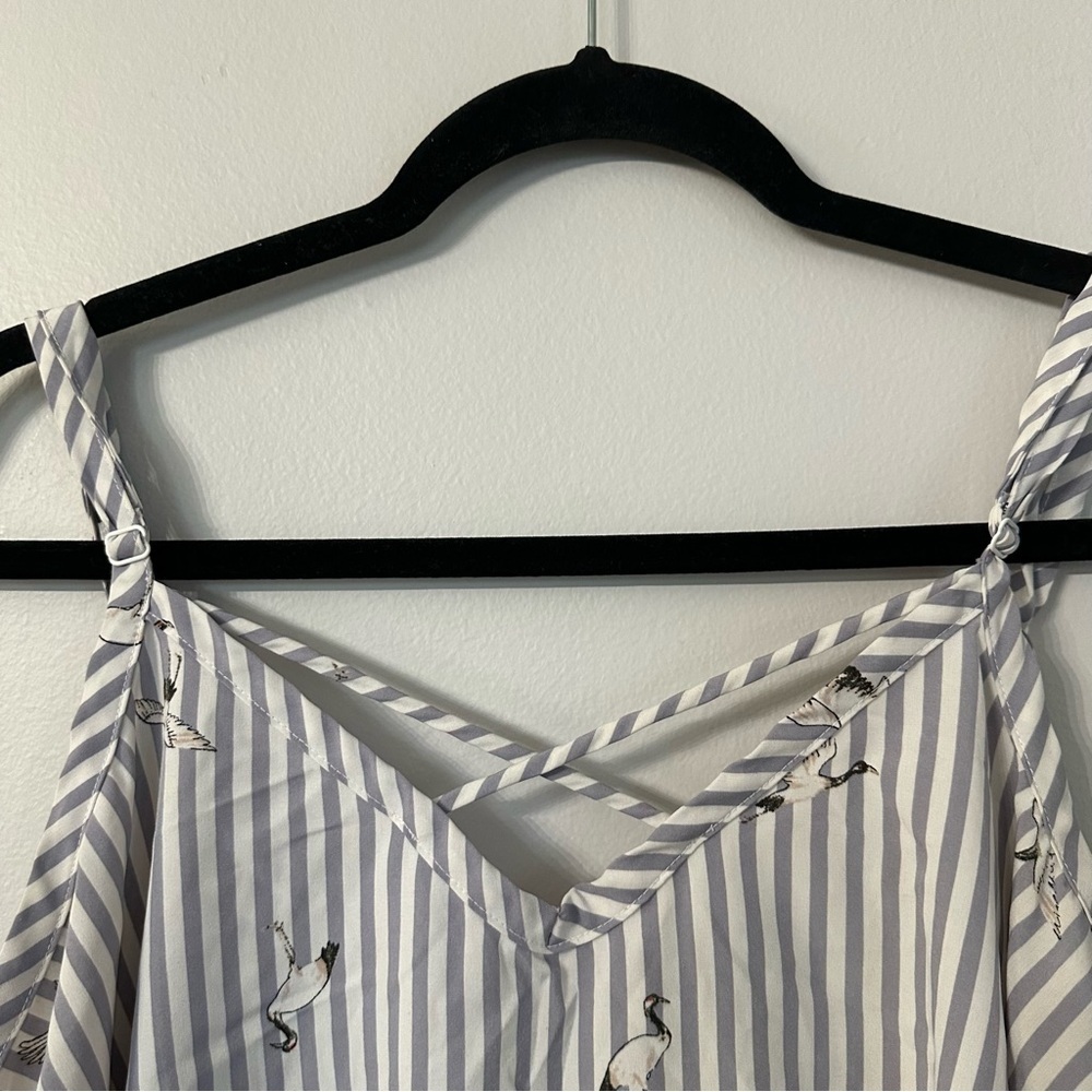 Torrid Geese Striped Women’s Grey & White Sleeveless Blouse Sz 0, L, 12 GUC - Picture 4 of 7